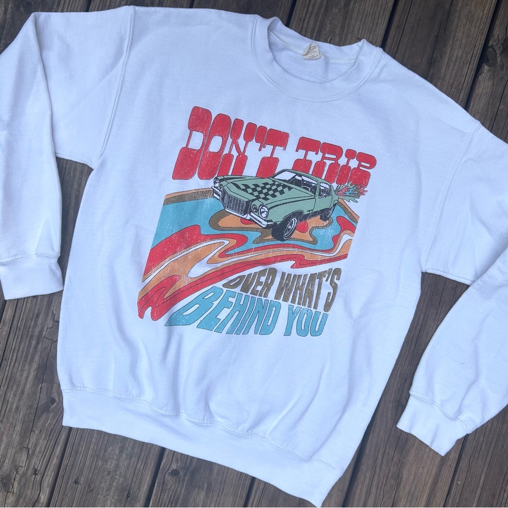 Altar’d State Women’s Graphic Crewneck Size M